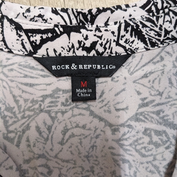 Rock and Republic Black and Gray Long Sleeve Button Down Shirt Rose Print - Picture 10 of 11